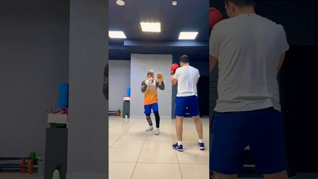 Бокс для начинающих. С Русланом на лапах. LeushBoxing System. Тренировки по системе Леушина