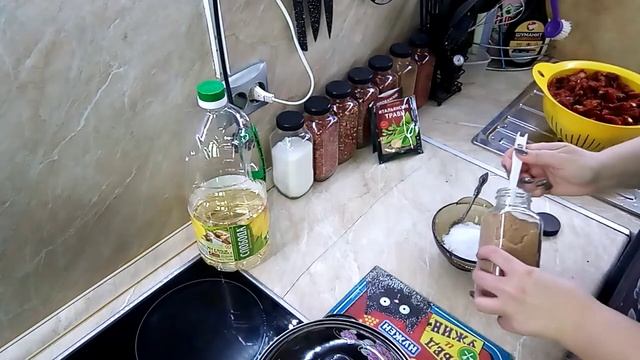 Вяленые томаты)) Рецепт удачный, всем советаю)) Вкусно получилось!!