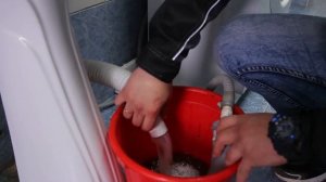 Как прочистить засор в раковине в ванной в домашних условиях