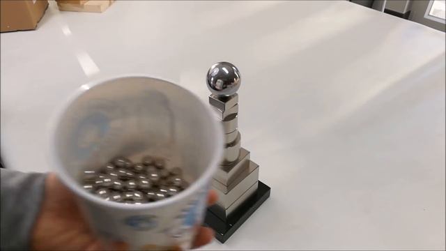 Insane Magnet Tower in Slow Motion | Magnetic Games смотреть онлайн