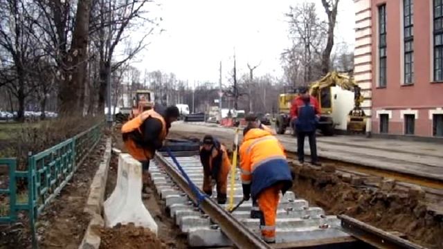 Укладка трамвайной шпалы ШТ-01, рельс Т62 (г.Москва, Сокольники) смотреть онлайн