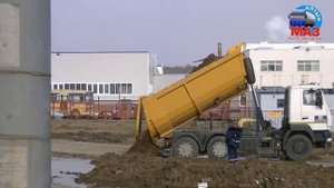 Самосвал МАЗ 6501 с компоновкой "кабина над двигателем" в работе
