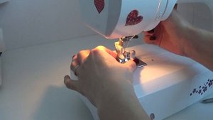 Как просто сделать отстрочку на швейной машине \ Лапка для потайной строчки