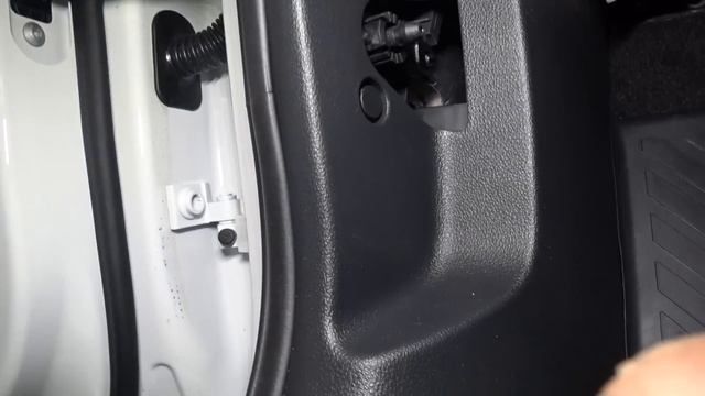 Skoda Octavia A-8, Octavia IV установка накладок на педали и замена площадки для отдыха левой ноги. смотреть онлайн