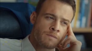 Descripción del bebé por Kerem Bürsin y Hande Ercel