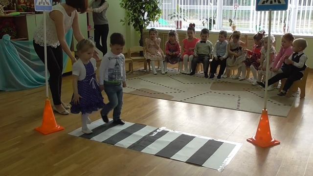 Открытое занятие в детском саду по ПДД в средней группе. Тема: "Мишка в гостях у ребят" смотреть онлайн