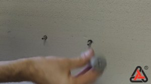 Дистанционные держатели для крепления экранов радиаторов                   (батарей)