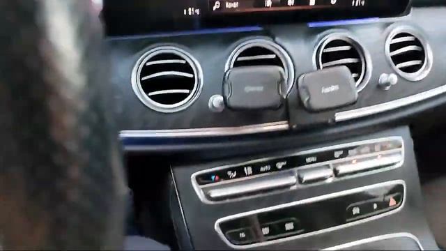Cherry Taxi в Ботанике. Держатель для смартфона на Mercedes W213