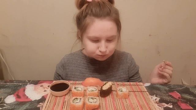 мукбанг / ?роллы , суши /?гунканы смотреть онлайн