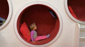 Banana park,  trampolines, swing, банана парк. Есения со своей сестренкой Златой в банана парке