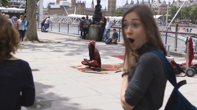 Maria explores London's South Bank with Daniel – On the go with EF #30