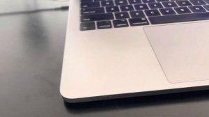 MacBook Pro 13 mid2017 / i5 / 256GB SSD / 16GB memória / ciclo 500