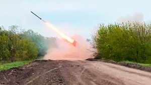 Огнеметная система «Солнцепек» наносит жесточайший удар по опорному пункту националистов.