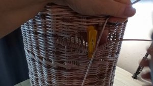 Ручки - прорези из бумажной лозы для короба. Handles are paper vine slots for the box.