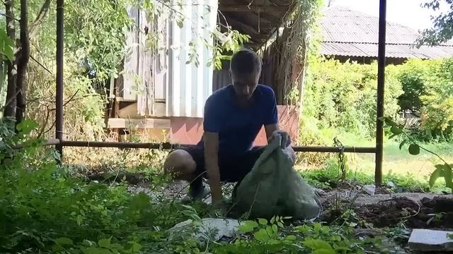 Захламляем сенник всяким хламом, работа кипит в Доме на Юге смотреть онлайн