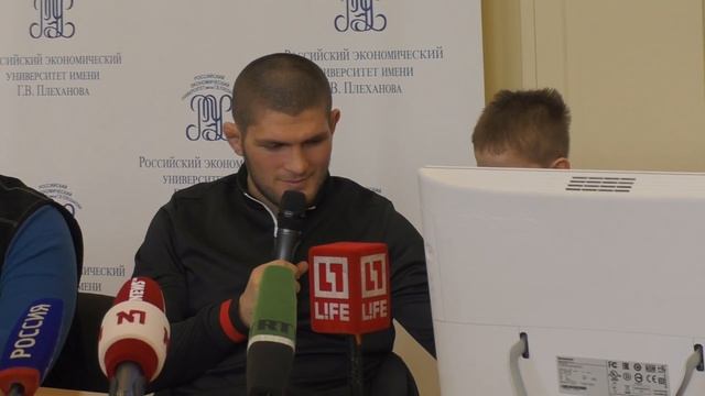 Хабиб Нурмагомедов объяснил семилетнему мальчику, как стать чемпионом UFC (субтитры)