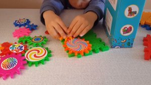 Fix Price открываем и собираем. Конструктор Движущиеся шестеренки