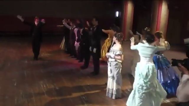 Первый "электрический" бал - как это было :) смотреть онлайн