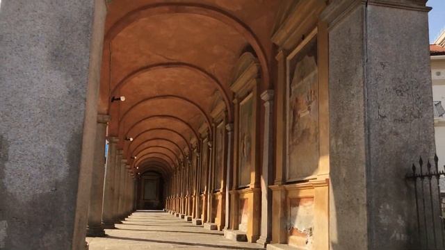 Lago Maggiore: Baveno, old town like a postcard, hystoric centre, Italy travel best places смотреть онлайн