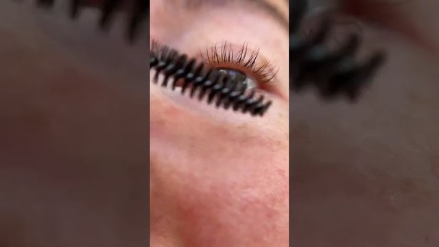 Сыворотка для роста ресниц и бровей #FlaxSerum❤️ Ваши ресницы-самые пушистые ✅ ссылка в описании смотреть онлайн