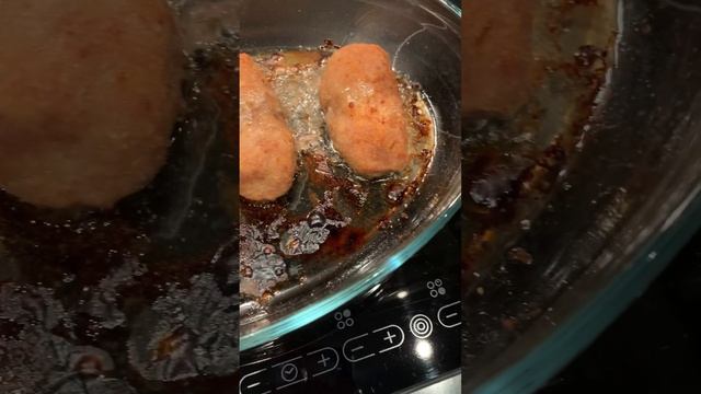 На ужин-котлеты из индейки в духовке#лайфстайлблог #едимвкусно #блоггер #ужиндома #едадома  #осень?