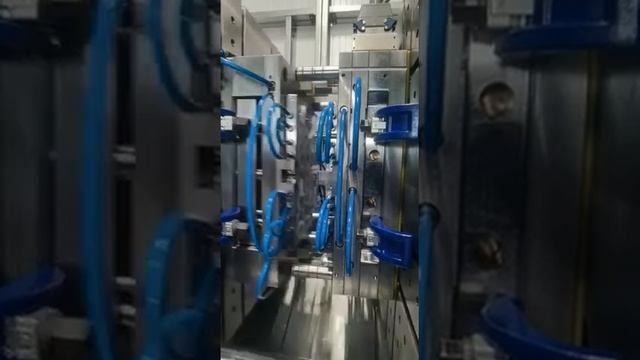 Испытания горячеканальной прессформы на ТПА