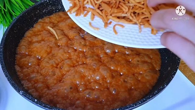 ?КИДАЮ ЛАПШУ В КИПЯЩЕЕ МАСЛО, ?ЧТОБЫ ПРИГОТОВИТЬ ВКУСНУЮ ЕДУ, ПРОСТО И ВКУСНО?