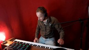 Beatbox: scratch and drums + "Boss RC-505 MK2" Looper + Piano Casio Privia PX 800