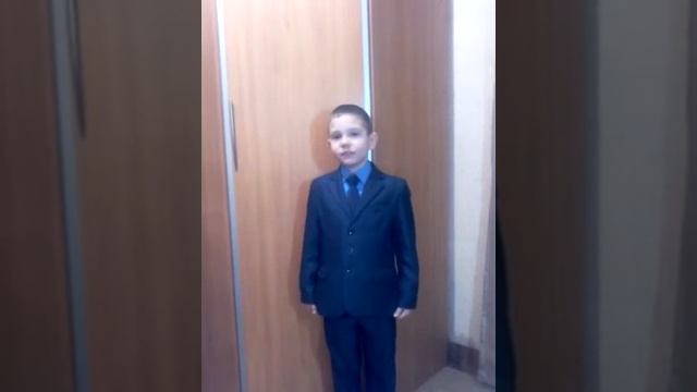 Страна читающая - Виктор Филипов читает произведение "Свинья под дубом" И.А.Крылова смотреть онлайн