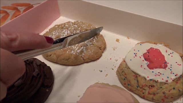 CRUMBL COOKIES! YUM YUM YUM!!