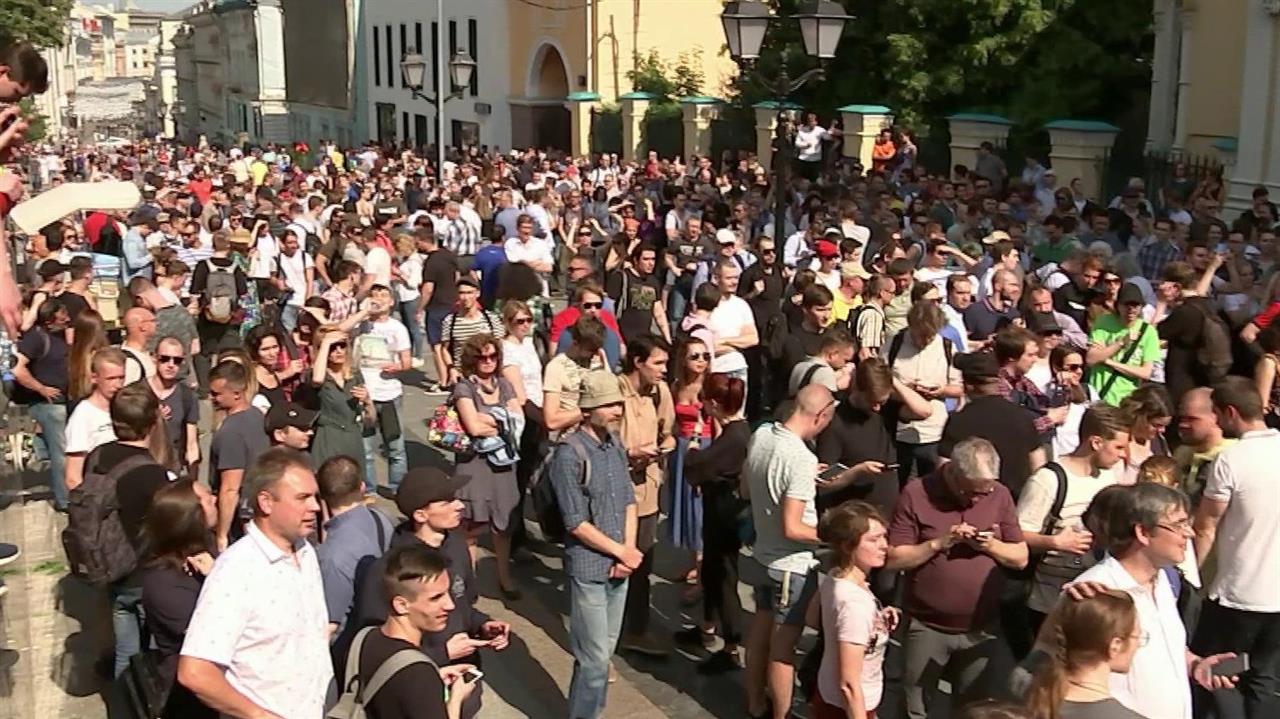 В Госдуме высказались по поводу несанкционированны...рые прошли в Москве в конце июля-начале августа