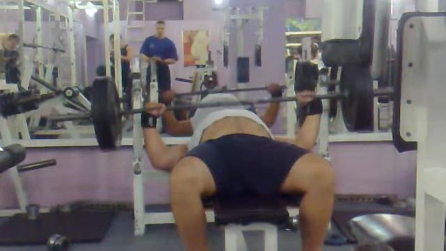 Жим лежа на ММВ 110-110-100кг., Наумов Александр 06.10.10 смотреть онлайн