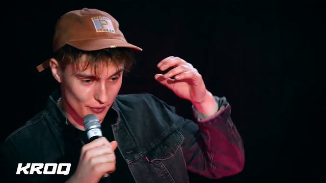 Sam Fender Interview with Megan Holiday (Live at KROQ) смотреть онлайн
