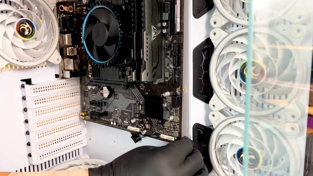 ประกอบคอม 62K? CPU i5-13 x RTX 4070Ti อย่างโหดกับเครื่องนี้ #i5GEN13 #RTX4070Ti #GALAX #bonmecom2 смотреть онлайн