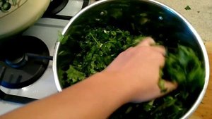 Квашеные зелёные помидоры.