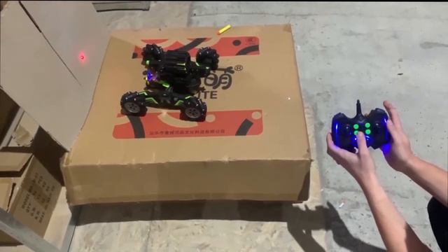 Cтреляющий танк Universe Chariot 360° на пульте управления. Радиоуправляемый стреляющий танк. смотреть онлайн