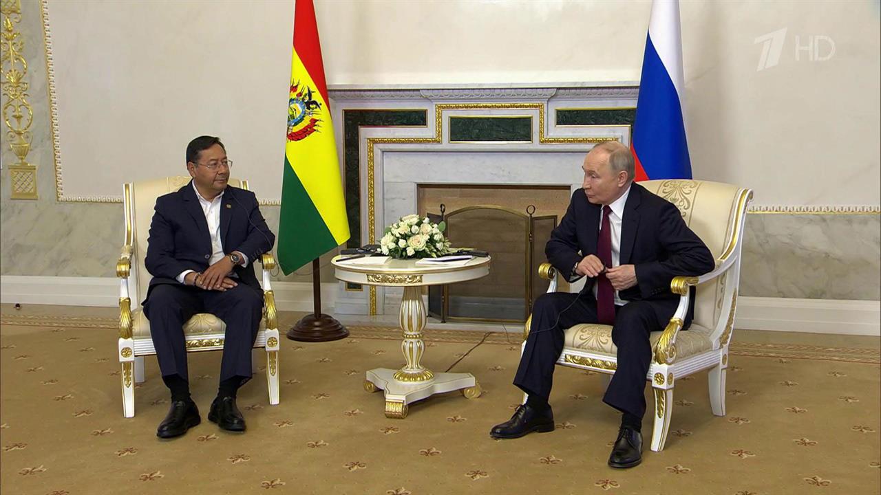 Владимир Путин в Петербурге проводит двусторонние встречи с высокими гостями ПМЭФ