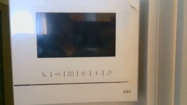 ABB Welcome-M 4.3". Дополнительные камеры - переключение клавишей "1" смотреть онлайн