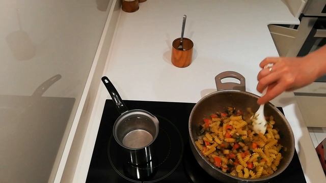 Как приготовить ужин за 15 минут/Макароны с овощами смотреть онлайн