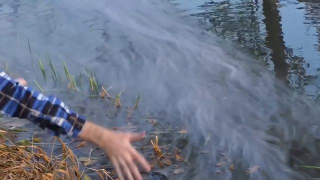 ✅Тест самых мощных ПЕТАРД под ВОДОЙ? смотреть онлайн