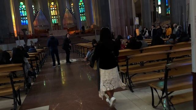 саграда фамилия в барселоне вид изнутри- sagrada familia in barcelona 2023