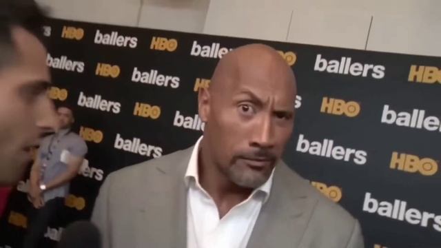 Скала показывает фak (оригинал мема) смотреть онлайн