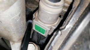 Как при помощи эндоскопа проверить натяжку ремня на K4M - точка входа эндоскопа