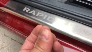 SKODA RAPID 2020 накладки на пороге!