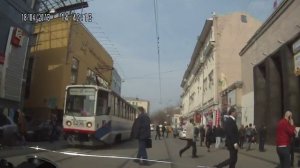 Пешеход врезался в трамвай