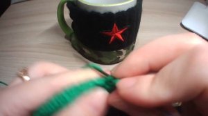 Идея подарка на 23 февраля крючком - грелка на кружку/Gift idea for February 23