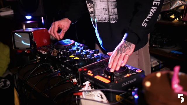 5 букв радио - dj Koshmarin @ High Castle 16feb2023 смотреть онлайн