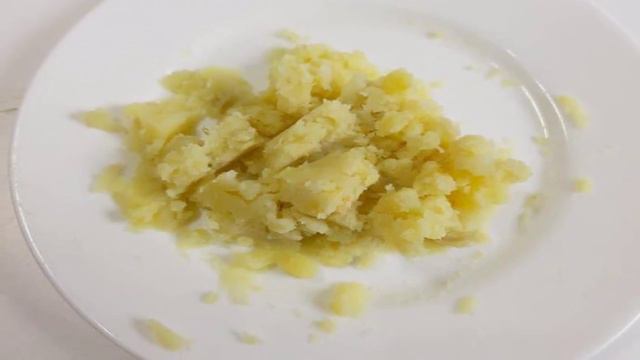 Суп с гороховыми клецками