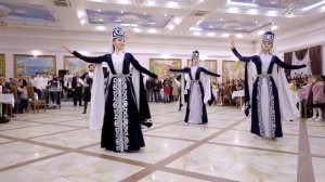 Зажигательные адыгские танцы на свадьбе