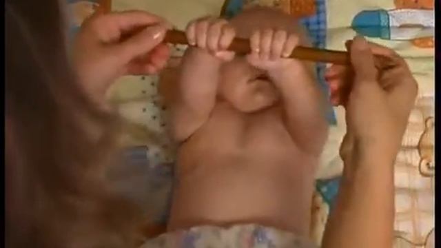 Развитие ребёнка 4 месяца малышу 'Семья от А до Я' смотреть онлайн